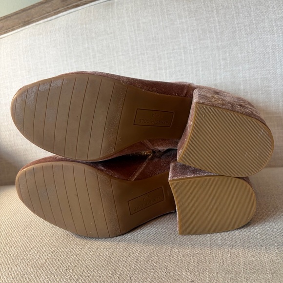 Kenneth Cole Size 9.5 Renna Pink Velvet Ankle Boots with White Floral Embroidery - Picture 7 of 12